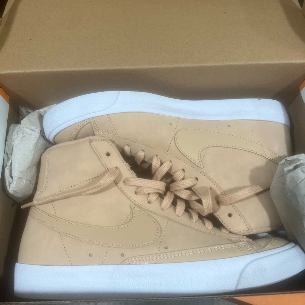 Brand New! Never Worn. Nike Tennis Shoe